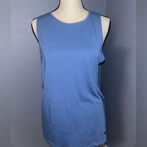 nike top never been worn size medium